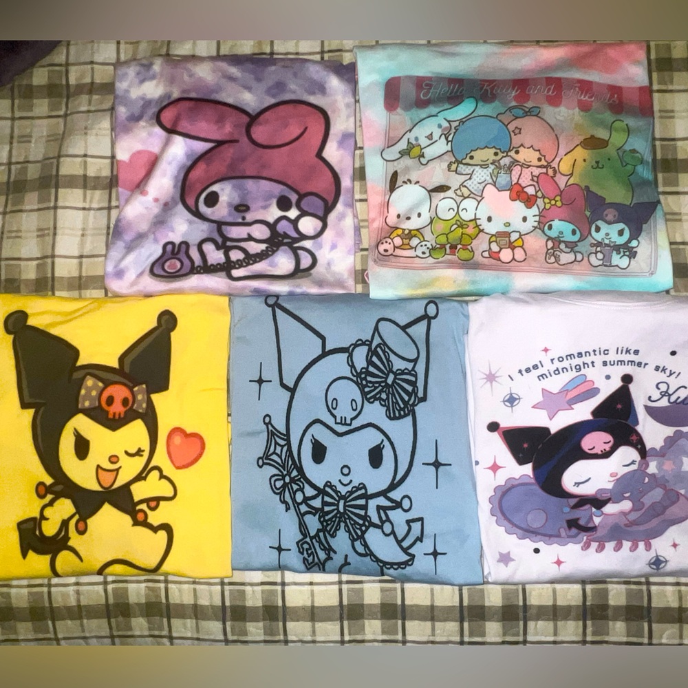Sanrio T-shirts Women’s XL